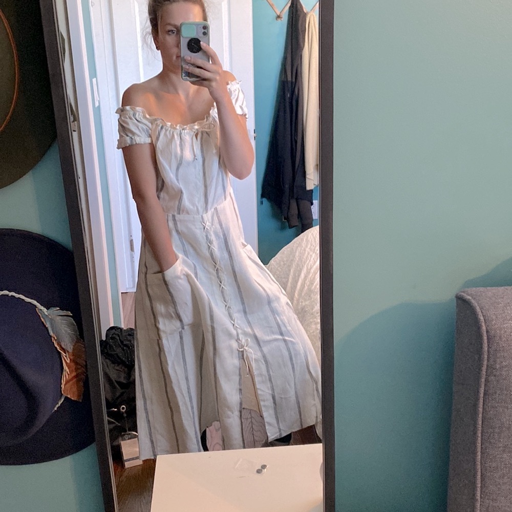 100% Linen Reformation dress - Picture 1 of 12